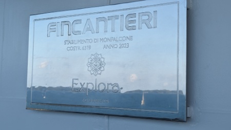 PXL_20250321_210359750